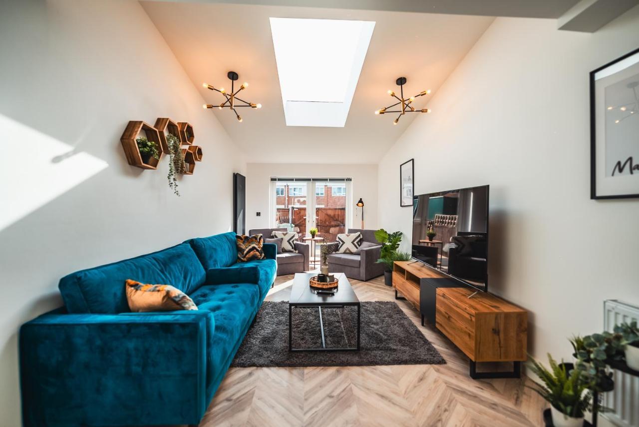 Casa de férias Luxurious 3 Bed Home, Free Parking Manchester