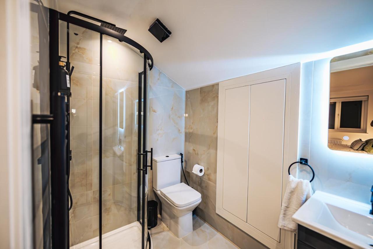 Luxurious 3 Bed Home, Free Parking Casa de férias Manchester