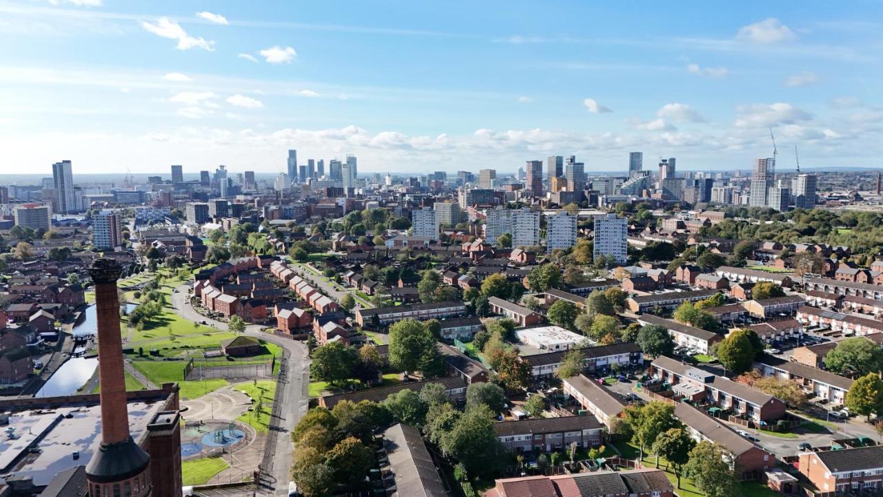 Luxurious 3 Bed Home, Free Parking * Manchester
